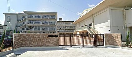 たつの市立小宅小学校 徒歩760m