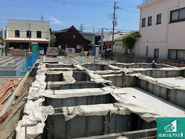 【外観】周辺は落ち着いた街並みの住宅地！子育てがしやすい住環境です！まだ未完成ですが、現地でしかわからない事もございます。是非一度ご覧ください。