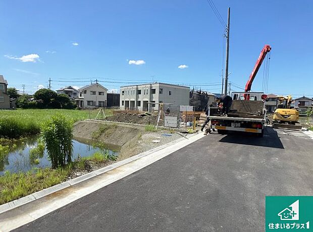 【外観】周辺は落ち着いた街並みの住宅地！子育てがしやすい住環境です！まだ未完成ですが、現地でしかわからない事もございます。是非一度ご覧ください。