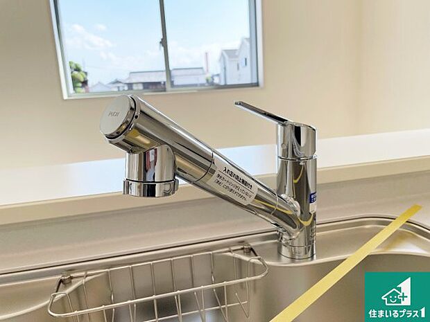 【キッチン水栓】浄水器を内蔵!炊飯時、お茶を作る時に安心してお水を使えます!お湯と冷水、浄水と原水、シャワーの切替えもワンタッチです!