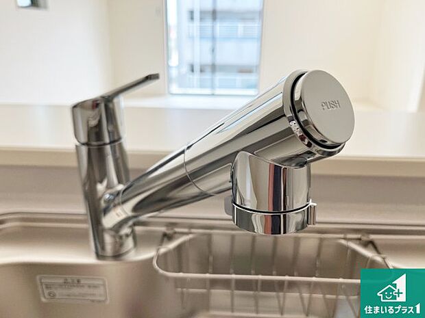 【キッチン水栓】浄水器を内蔵!炊飯時、お茶を作る時に安心してお水を使えます!お湯と冷水、浄水と原水、シャワーの切替えもワンタッチです!