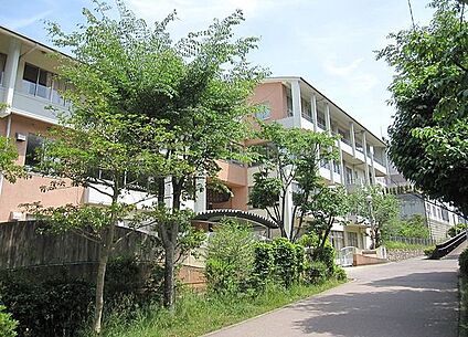 神戸市立有野北中学校 徒歩1700m