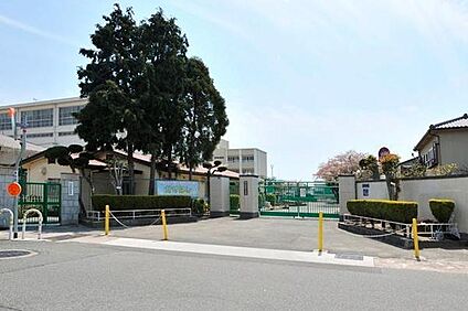 神戸市立歌敷山中学校 徒歩650m