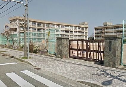 神戸市立有馬中学校 徒歩720m