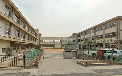 姫路市立灘中学校 徒歩700m