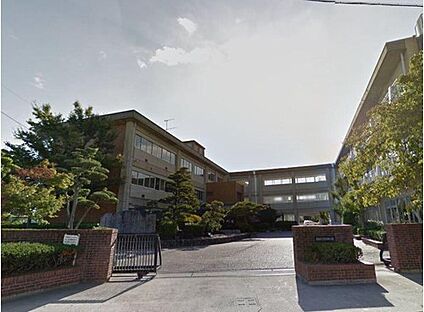 安城市立桜井中学校 1793m(徒歩23分)