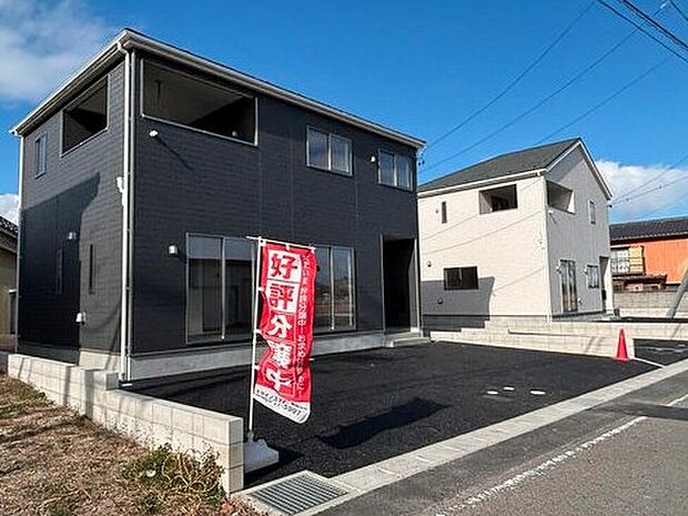【現地外観写真】平日・お仕事帰りなど、いつでもご案内させていただきます！デザイン・目に見える設備面も大切ですが、耐震構造で地震に強い家の為、次代へ繋ぐ強固な住宅です。