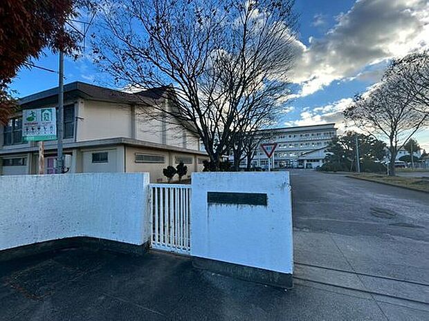 西尾市立西尾中学校（約1,364m）