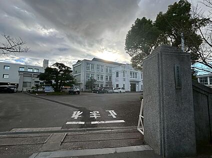 西尾市立西尾小学校 1161m(徒歩１５分)