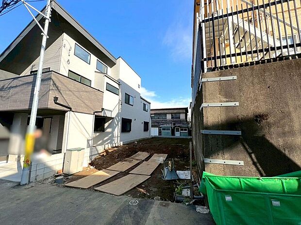 【現地】（2025年12月）撮影和田に誕生する新築戸建て。現在建築中につき、完成後は新しい設備と快適な住空間で、心地よい暮らしが始まります。