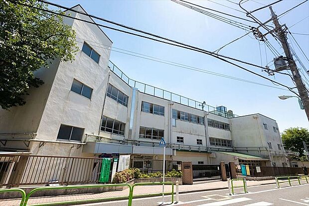 板橋区立成増ケ丘小学校(約730m)