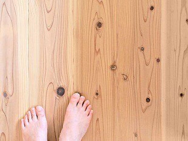 【冷暖房・空調設備】床暖房2面完備♪