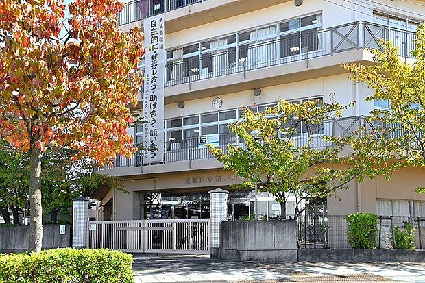 足立区立第一中学校（約1,700m）