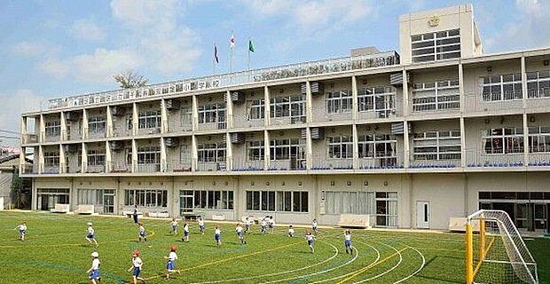 足立区立千寿双葉小学校(約740m)