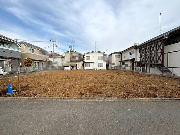 【現地土地写真】【現地】（2026年4月）撮影  給田の住宅街に広がる全4区画のゆとりある土地。