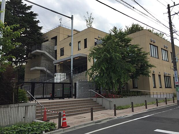 豊島区立目白小学校(約1,080m)