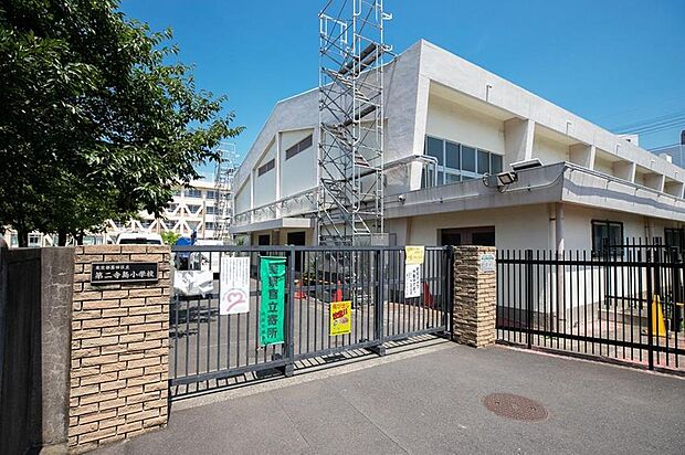 墨田区立第二寺島小学校(約660m)