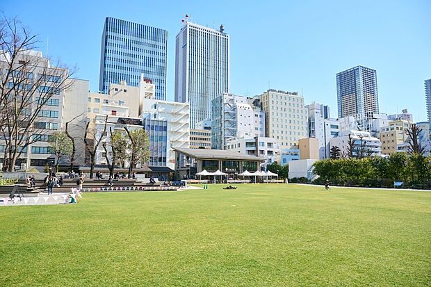 豊島区立池袋公園（約700m）