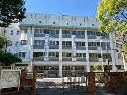 足立区立 加賀中学校（約600m）
