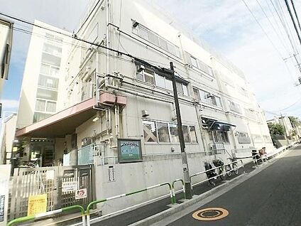 赤羽西保育園 427m