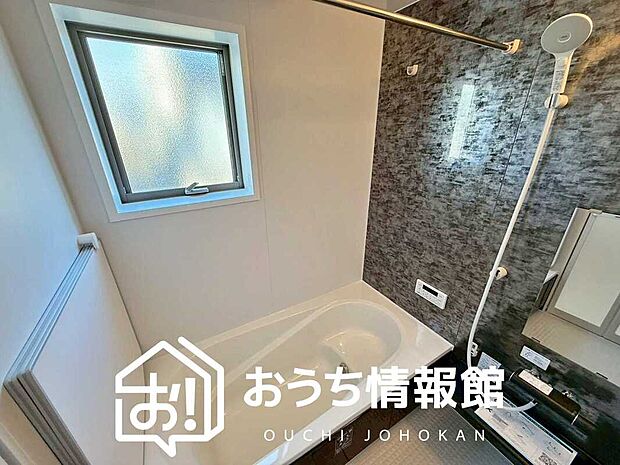 現地写真(浴室)
浴室暖房乾燥機付き。1坪タイプで広々です。