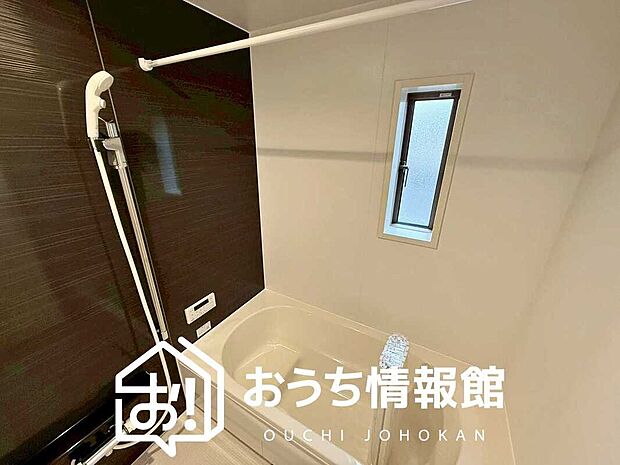 現地写真(浴室)
浴室暖房乾燥機付き。1坪タイプで広々です。