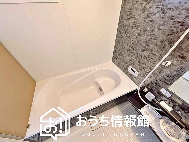 現地写真（浴室）
浴室暖房乾燥機付き。１坪タイプで広々です。