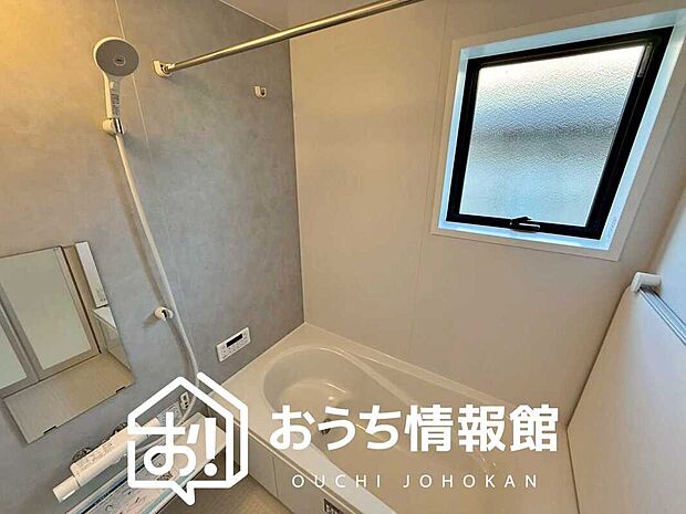 現地写真(浴室)
浴室暖房乾燥機付き。1坪タイプで広々です。