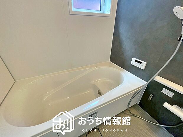 現地写真（浴室）
浴室暖房乾燥機付き。１坪タイプで広々です。