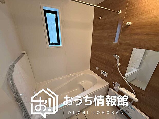 現地写真(浴室)
浴室暖房乾燥機付き。1坪タイプで広々です。