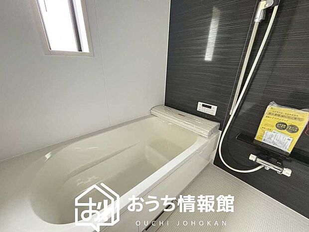 現地写真(浴室)
浴室暖房乾燥機付き。1坪タイプで広々です。