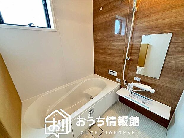 現地写真(浴室)
浴室暖房乾燥機付き。1坪タイプで広々です。