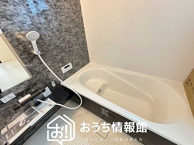 現地写真(浴室)
浴室暖房乾燥機付き。1坪タイプで広々です。