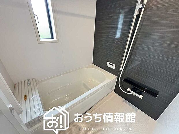 現地写真(浴室)
浴室暖房乾燥機付き。1坪タイプで広々です。