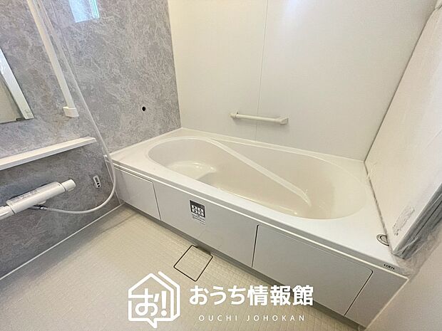 現地写真(浴室)
浴室暖房乾燥機付き。1坪タイプで広々です。