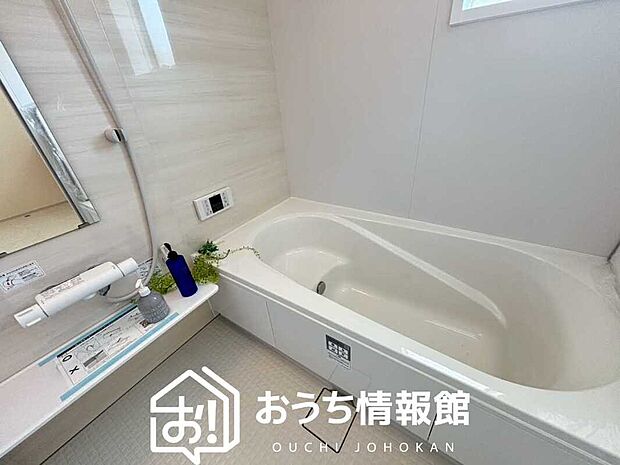 現地写真(浴室)
浴室暖房乾燥機付き。1坪タイプで広々です。