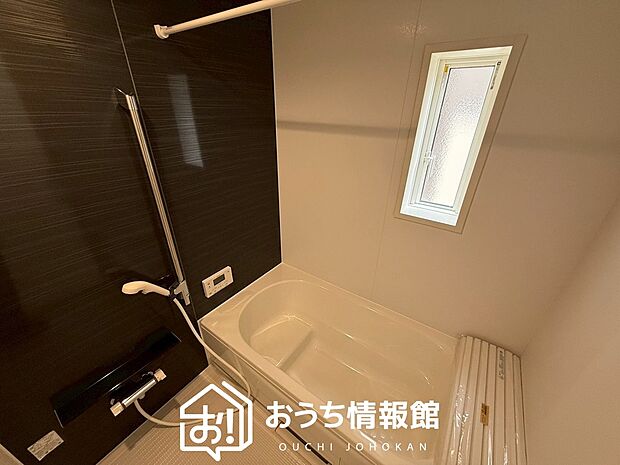 現地写真(浴室)
浴室暖房乾燥機付き。1坪タイプで広々です。