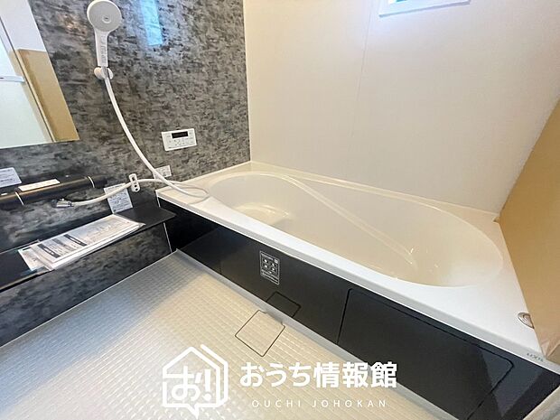 現地写真(浴室)
浴室暖房乾燥機付き。1坪タイプで広々です。