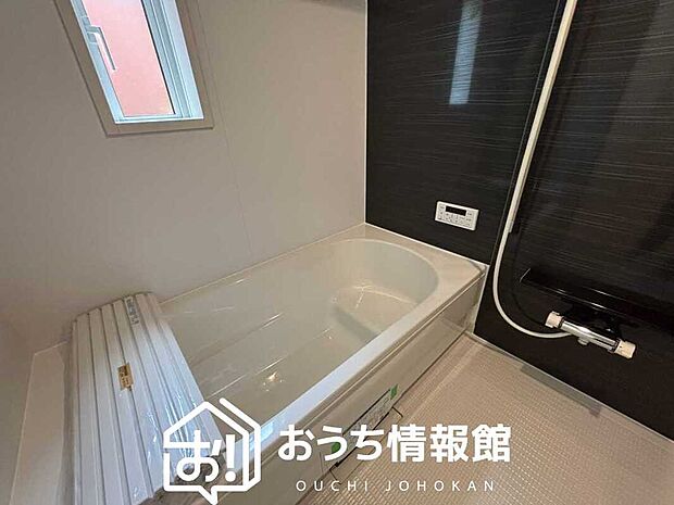 現地写真(浴室)
浴室暖房乾燥機付き。1坪タイプで広々です。