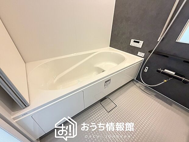 現地写真(浴室)
浴室暖房乾燥機付き。1坪タイプで広々です。
