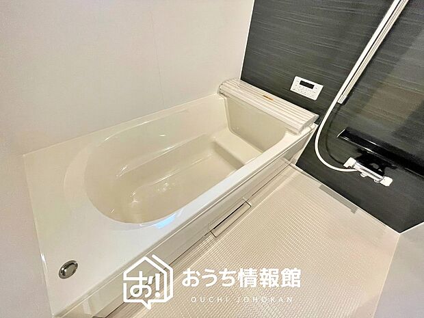 現地写真(浴室)
浴室暖房乾燥機付き。1坪タイプで広々です。