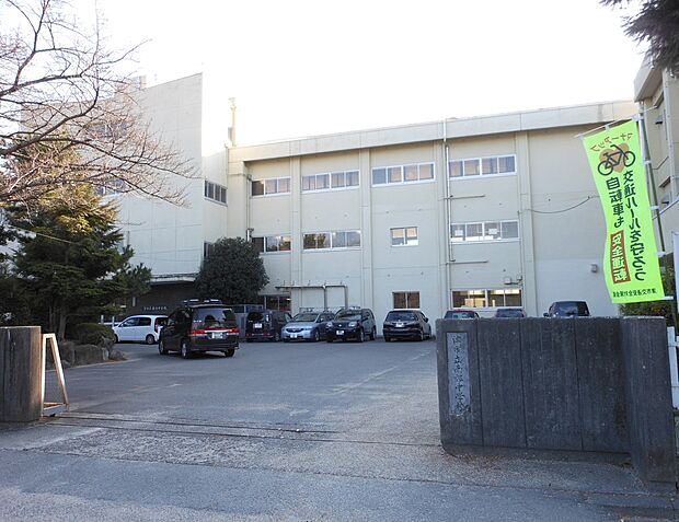 津市立南郊中学校(約1,000m)