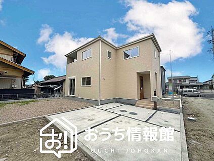 現地写真（前道含む外観）