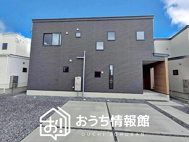 【現地写真(外観)【F号地】】雨で汚れを落とし、耐久性・耐候性に優れた外壁を使用しています。