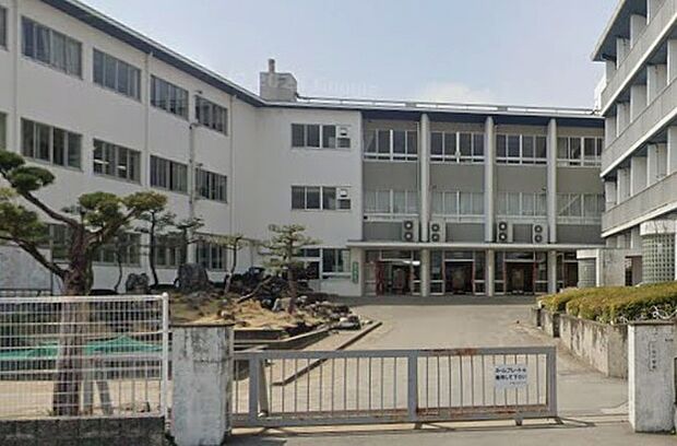 瑞穂市立牛牧小学校(約2,000m)