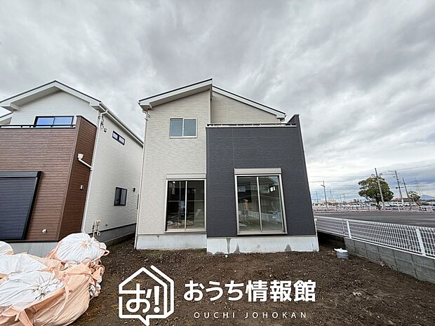 【現地写真（外観）【２号地】】断熱性、気密性を高める工夫で一年中ずっと心地よく暮らせる、高気密・高断熱です。