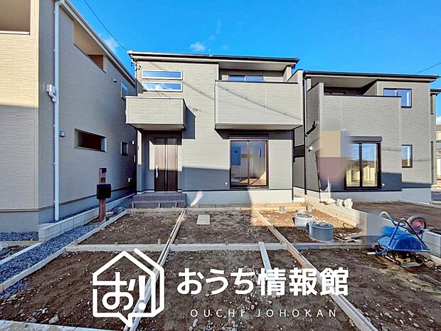 【現地写真（外観）【２号地】】軽くて火災に強い屋根材を採用し、地震時の建物への負担や揺れを軽減しています。