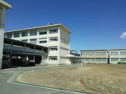 一宮市立葉栗小学校 440ｍ(徒歩6分)