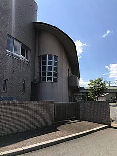 亀山市立神辺小学校 1300ｍ(徒歩17分)