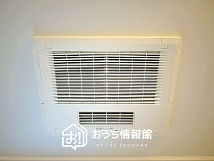 電気式浴室暖房換気乾燥機